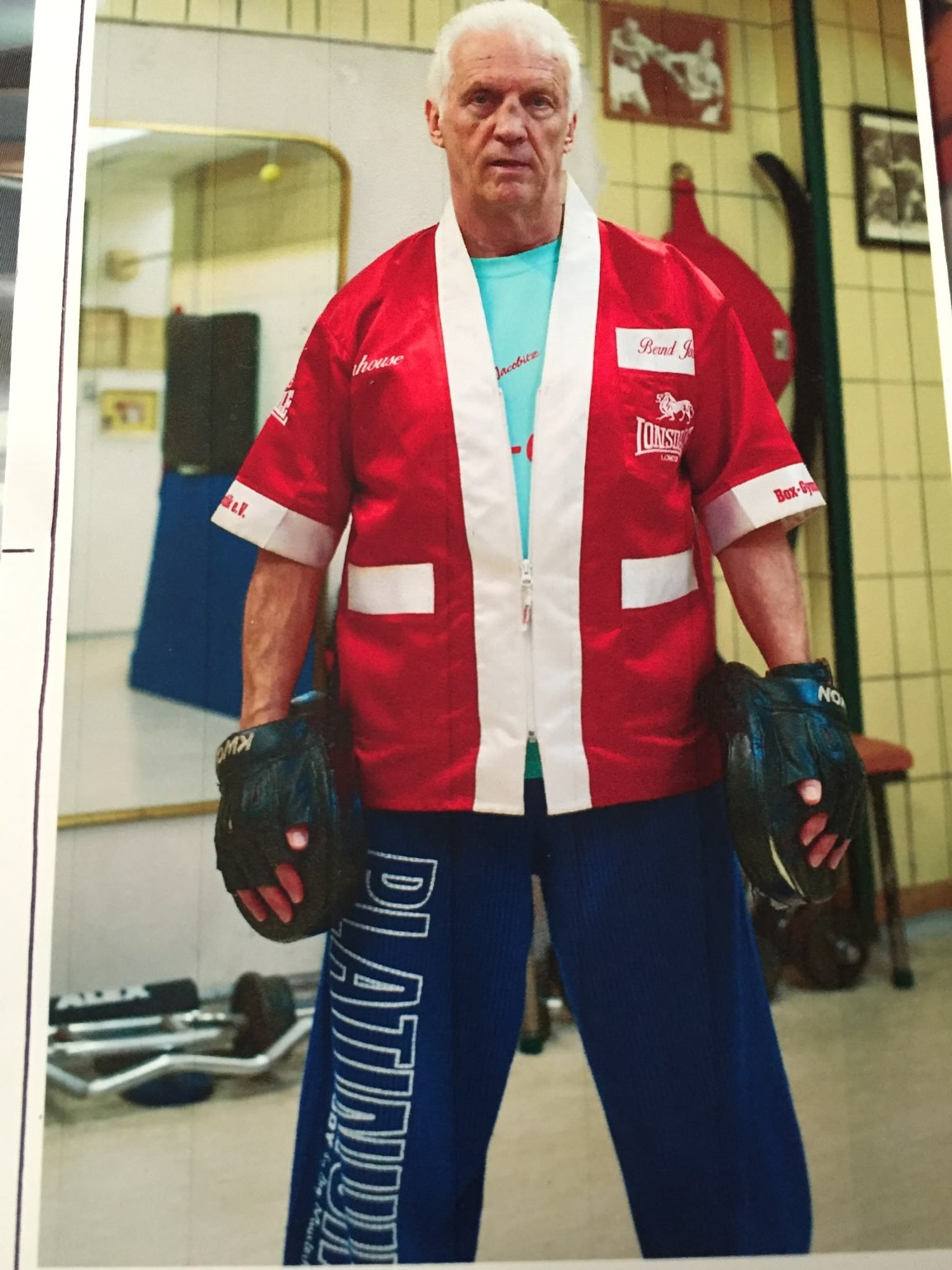 Trainer Bernd Jacobitz im Boxstudio
